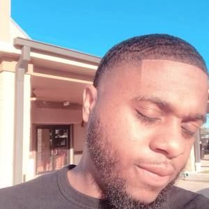 Meet your Posher, Devonte